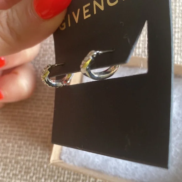 GIVENCHY EARRING - Picture 3 of 4